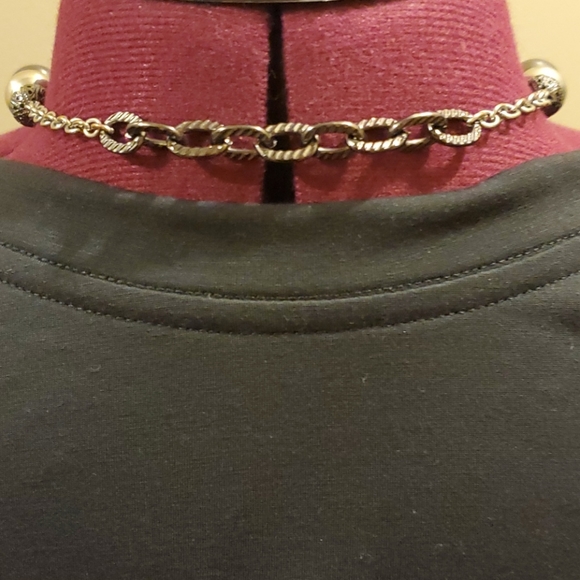 Women's multi-strand necklace - Picture 3 of 3